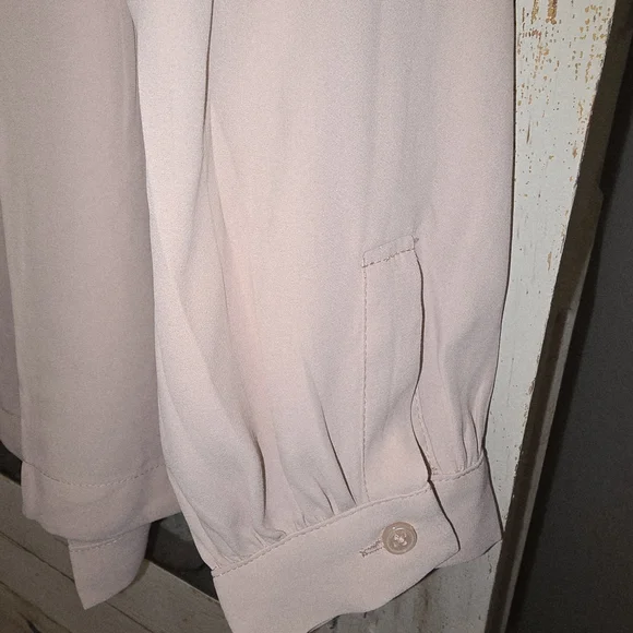 White House Black Market Blush Pink Blouse - Picture 5 of 8
